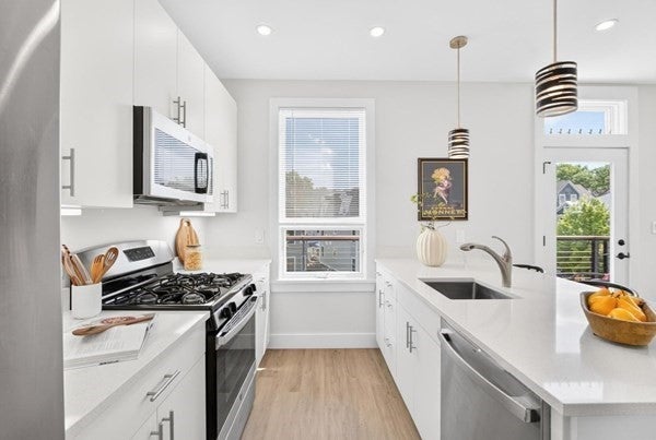 1246 Broadway 3