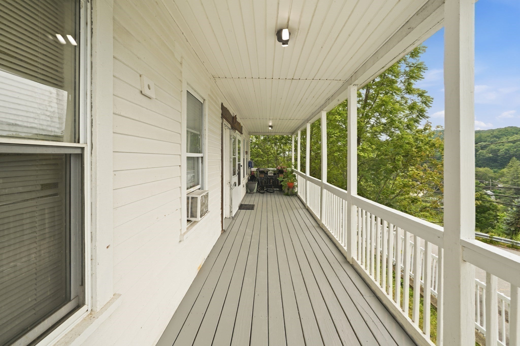 1 Oak St, Clinton, MA, 1 Oak St, Clinton, MA Photo #10