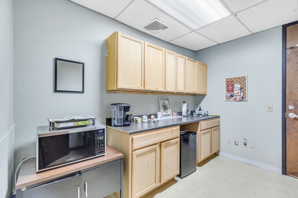 East Longmeadow, Massachusetts 01028, United States, ,4 BathroomsBathrooms,Commercial,Active,52911