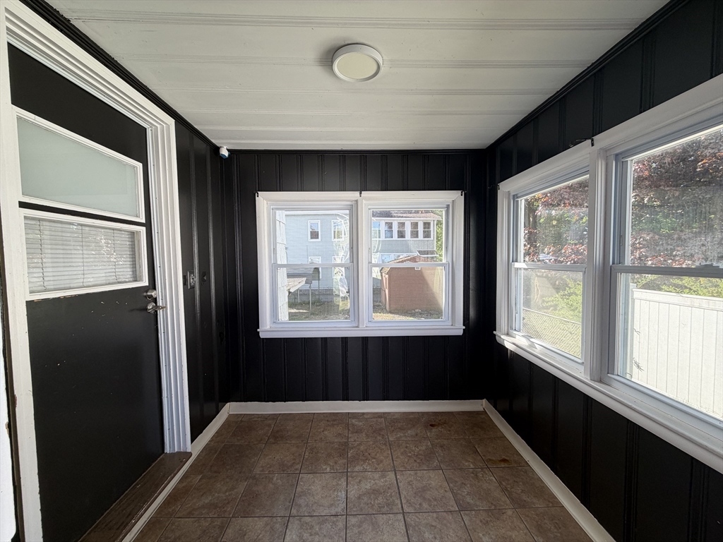 89 Bunker Hill Ave #1, Lowell, MA Photo #3