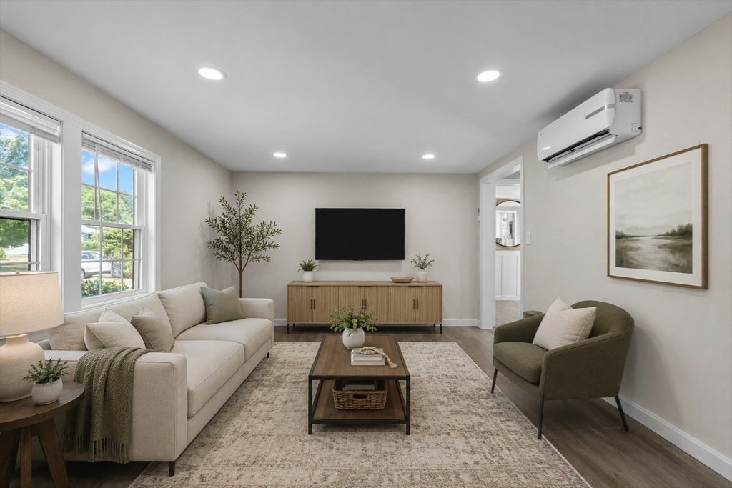 5 Squire Ln