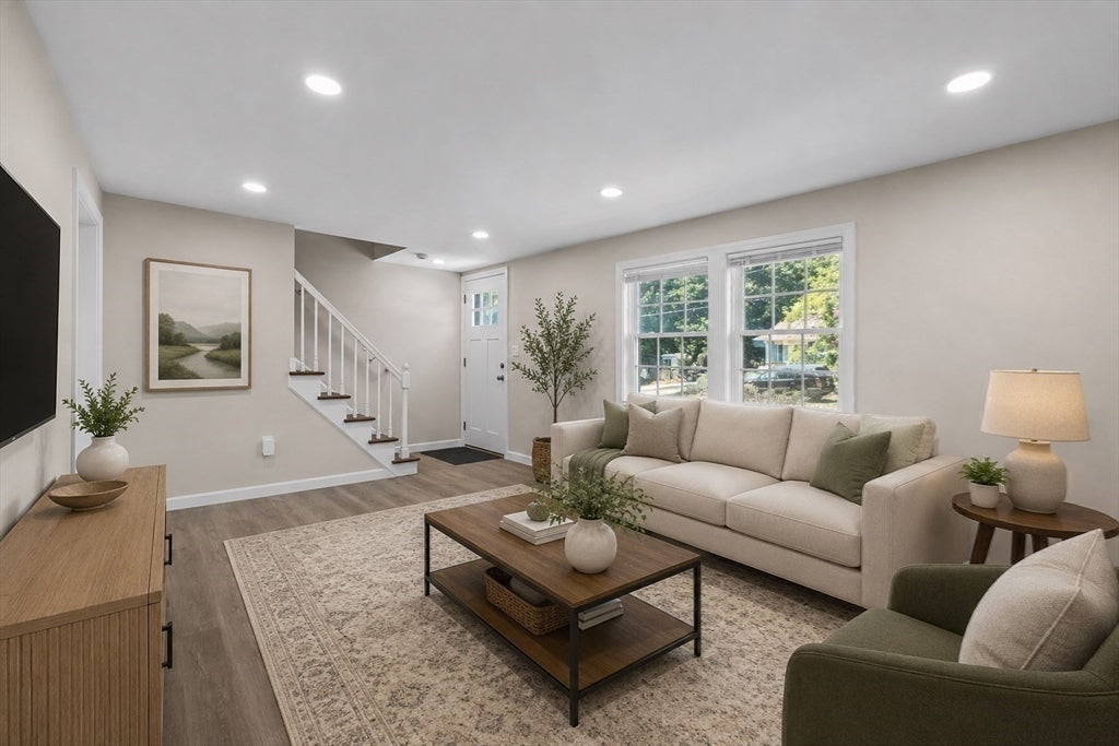5 Squire Ln