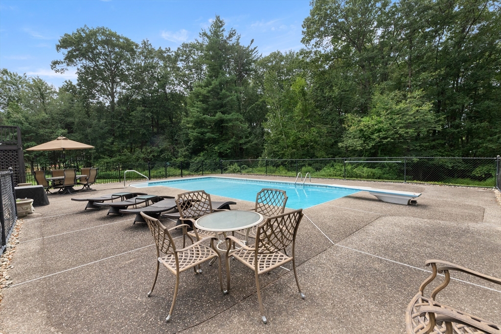 17 Sawmill Ridge