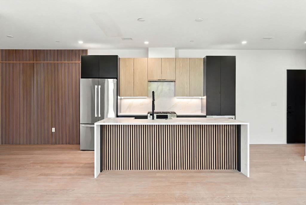 22 High Street 203