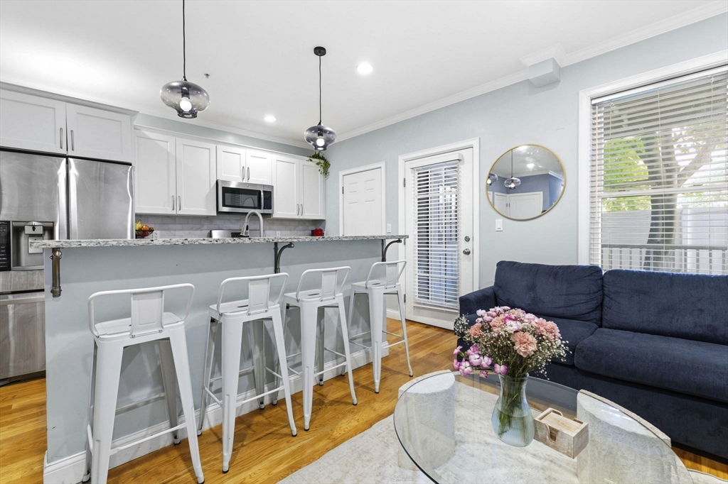 242 W 5th St 1
