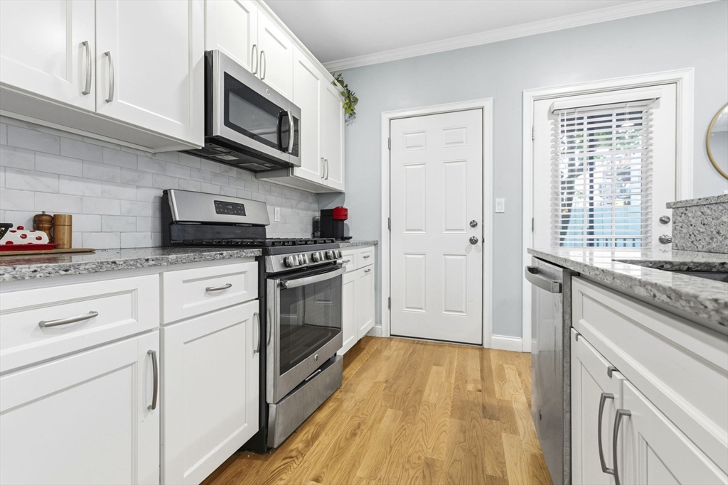 242 W 5th St 1