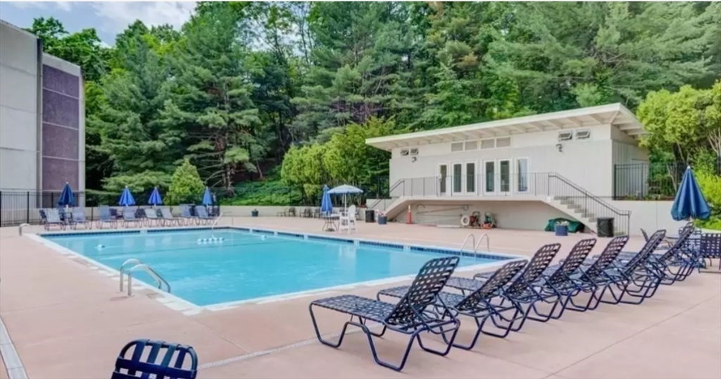 1550 Worcester Rd 621