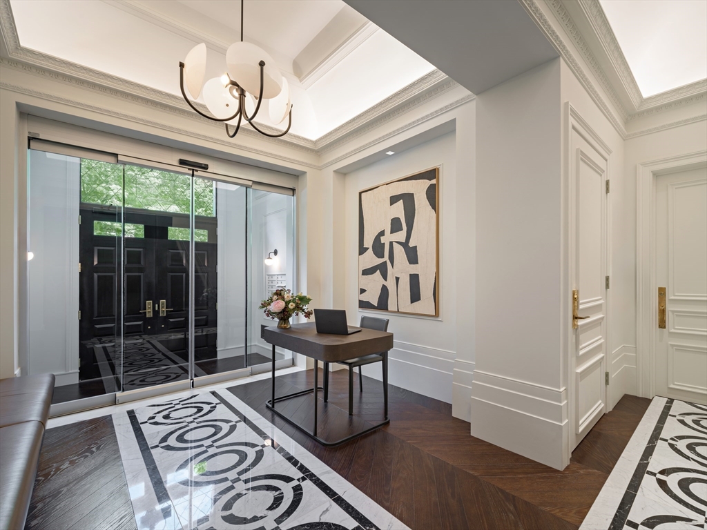 260-262 Commonwealth Avenue 1B