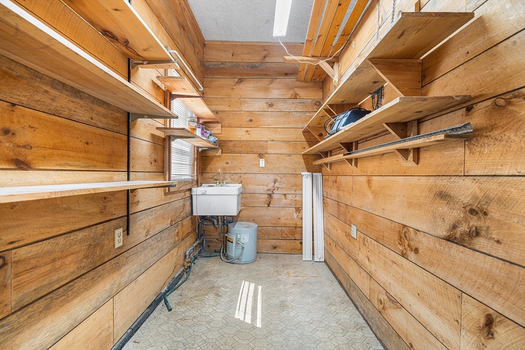 312 Pleasant St 1