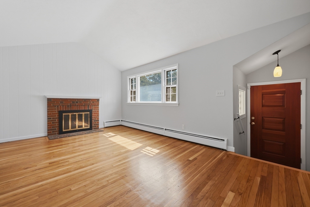 7 Drury Lane, Wilmington, MA Photo #2