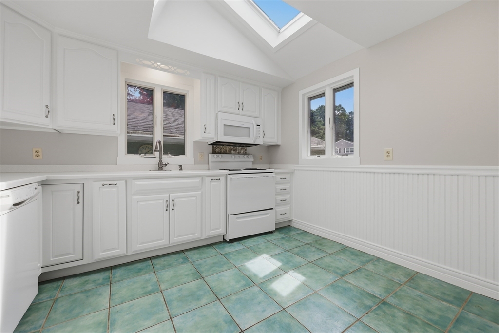 7 Drury Lane, Wilmington, MA Photo #5