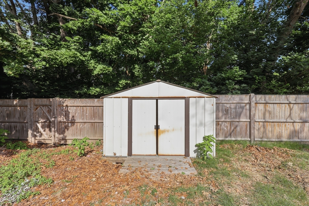 7 Drury Lane, Wilmington, MA Photo #17