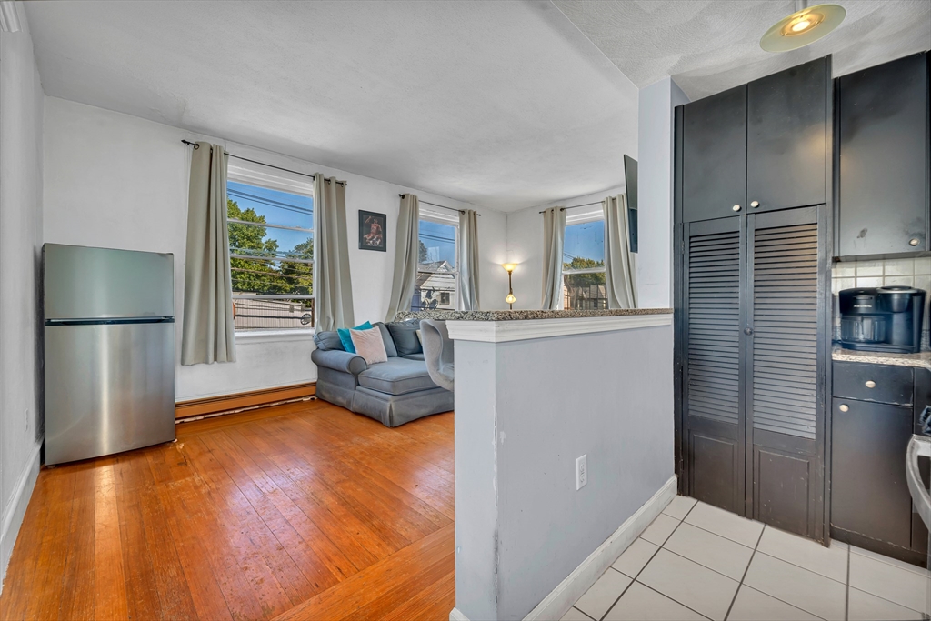 483 Shirley St 4