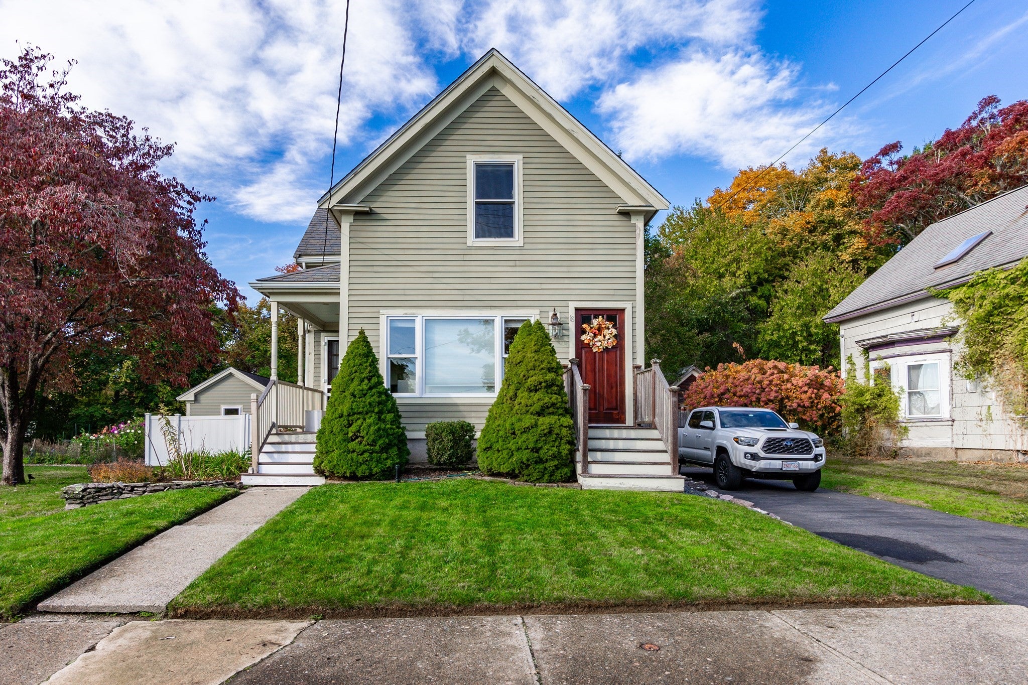 Click for 18 Highland Ave, Mansfield, MA slideshow Click for 18 Highland Ave, Mansfield, MA slideshow