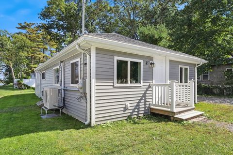 8 10th Ave Halifax MA 02338