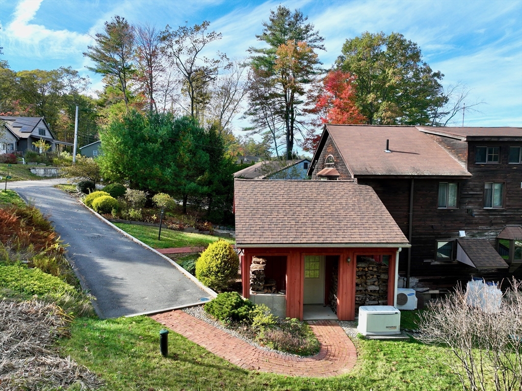 84 Lake Dr