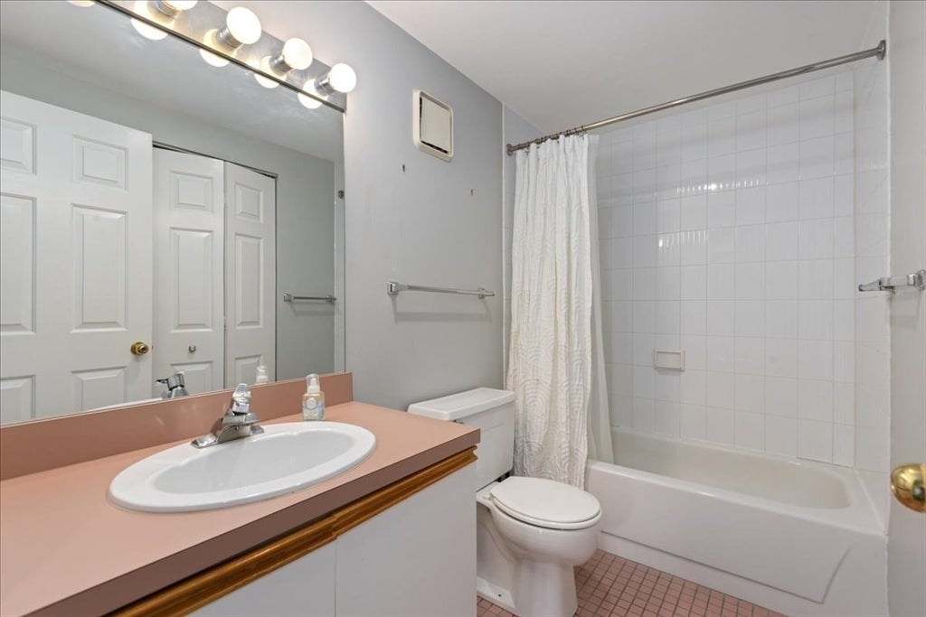 100 Ledgewood Dr #410, Stoneham, MA, 100 Ledgewood Dr #410, Stoneham, MA Photo #13