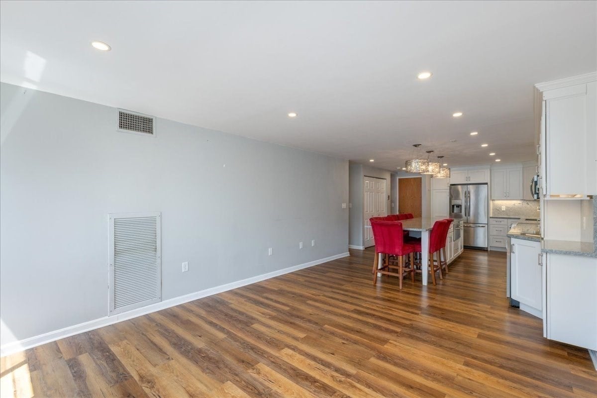 100 Ledgewood Dr #410, Stoneham, MA, 100 Ledgewood Dr #410, Stoneham, MA Photo #8