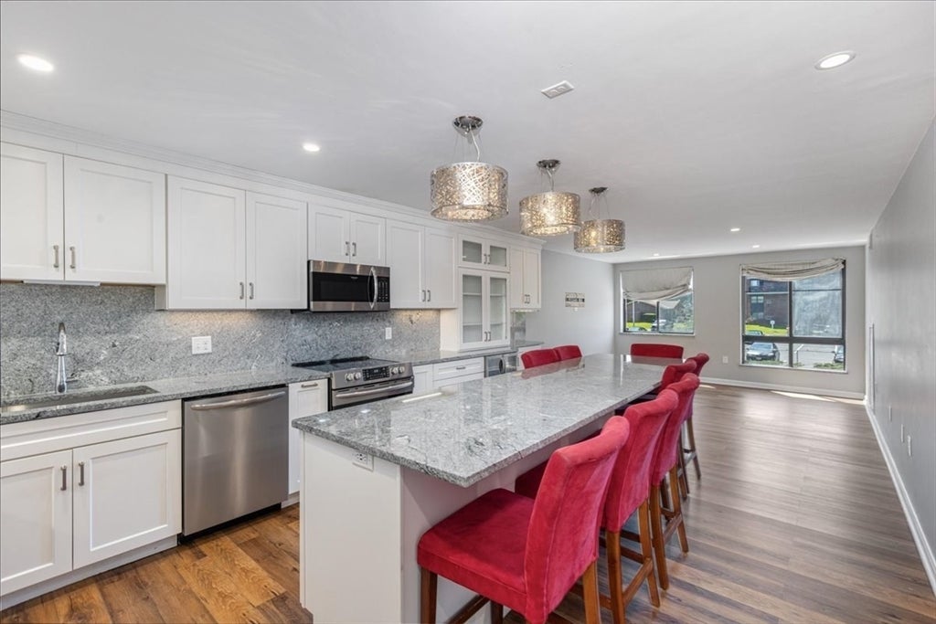 100 Ledgewood Dr #410, Stoneham, MA, 100 Ledgewood Dr #410, Stoneham, MA Photo #1
