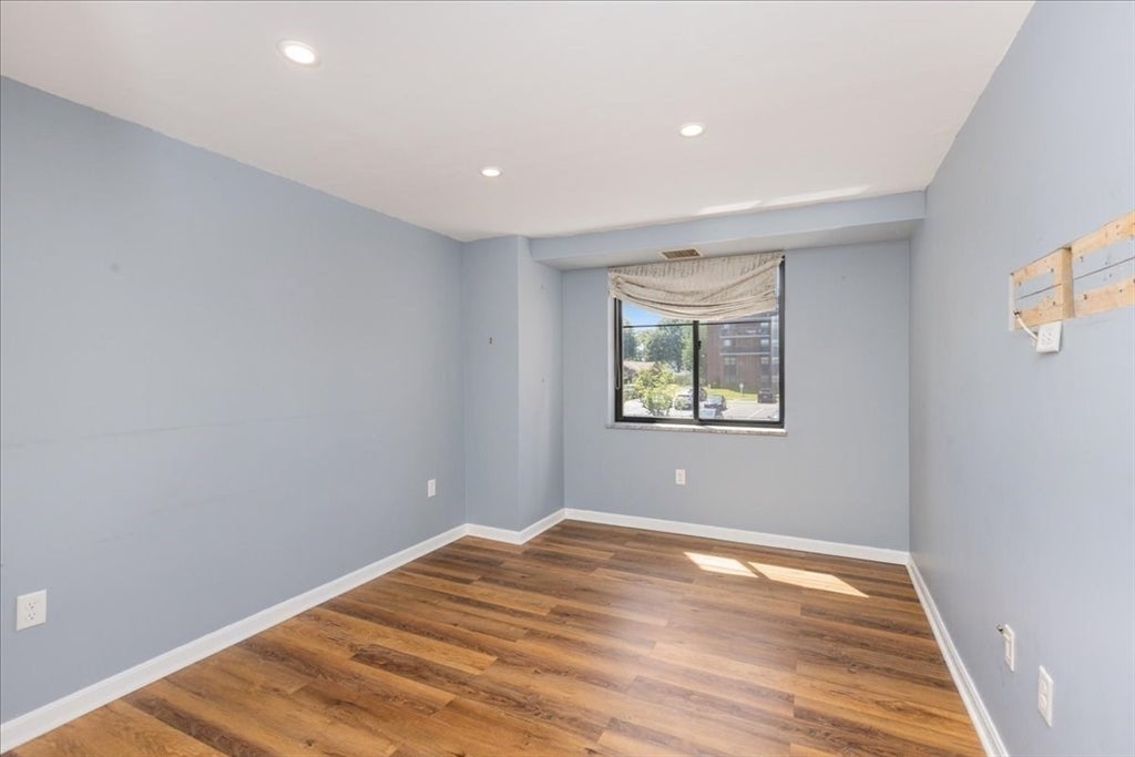 100 Ledgewood Dr #410, Stoneham, MA, 100 Ledgewood Dr #410, Stoneham, MA Photo #12