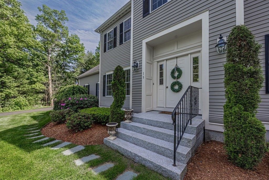 15 Granite Ln