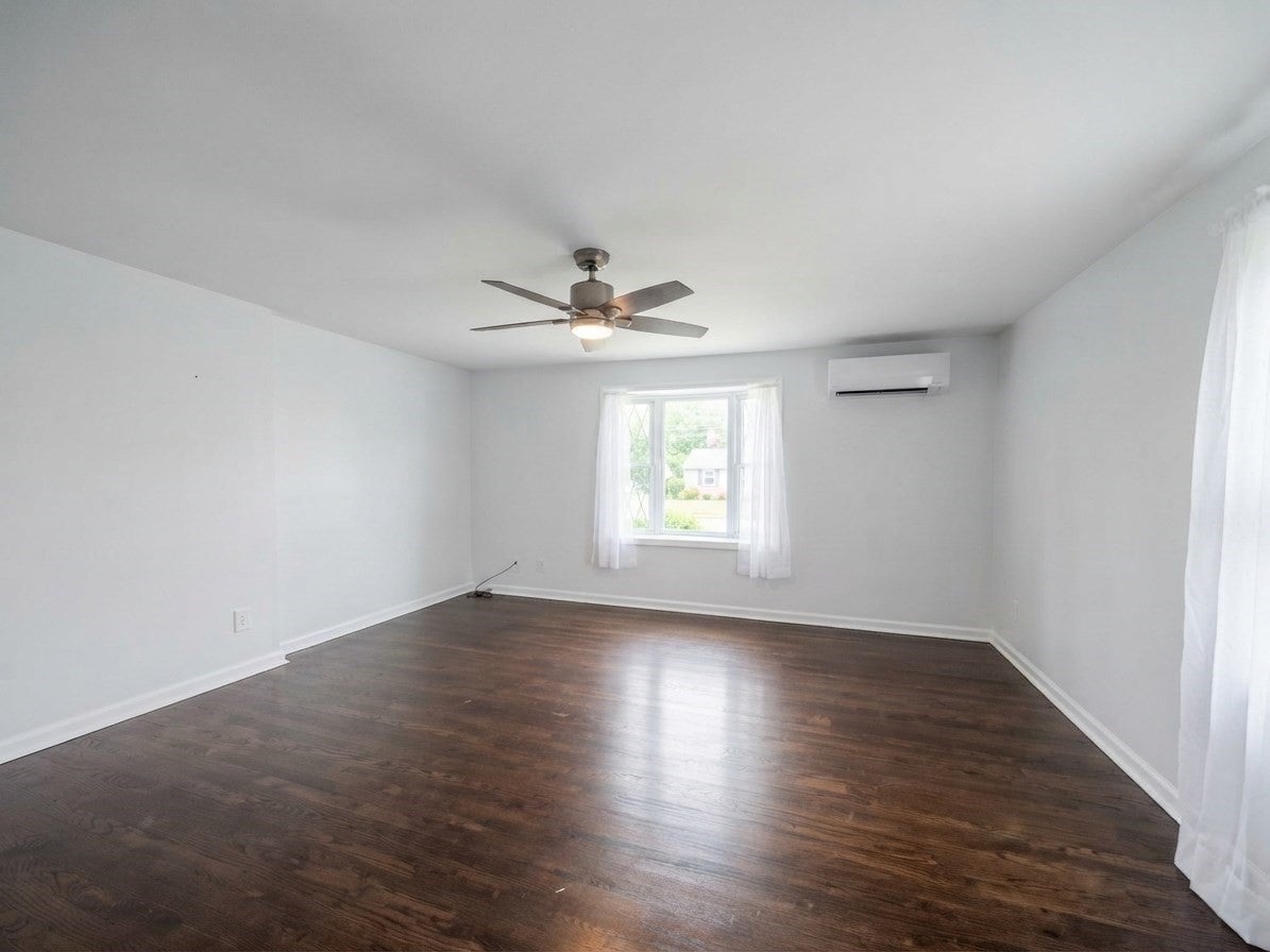 35 W Akard St, Ludlow, MA Photo #9