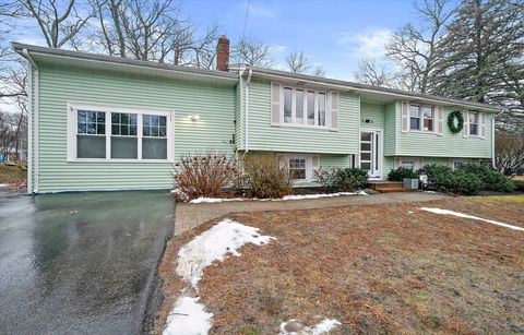 26 Sun Valley Dr Braintree MA 02184