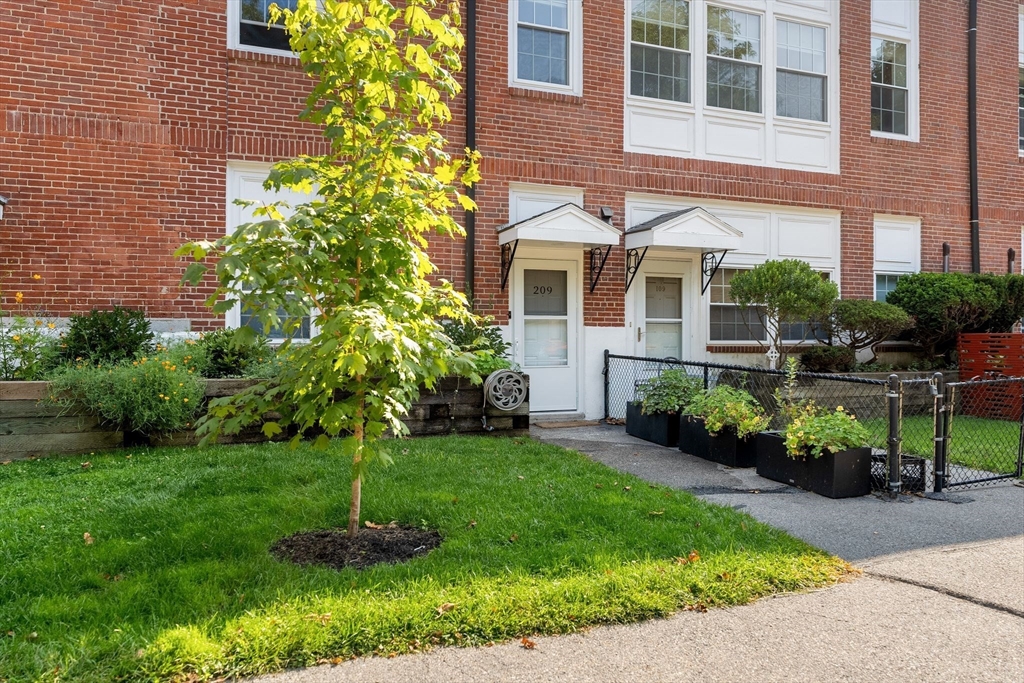 35 Eldridge Road 209