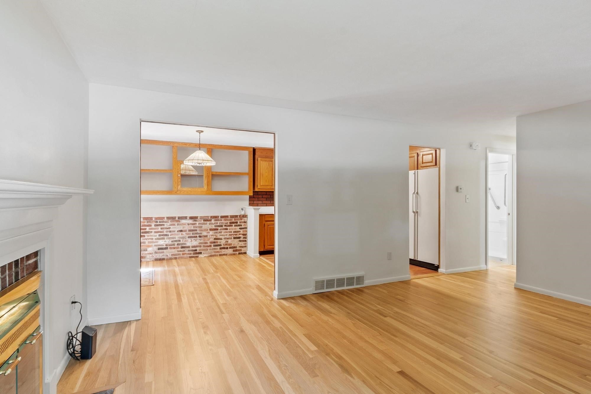 136 Ridge Rd, Marlborough, MA, 136 Ridge Rd, Marlborough, MA Photo #5