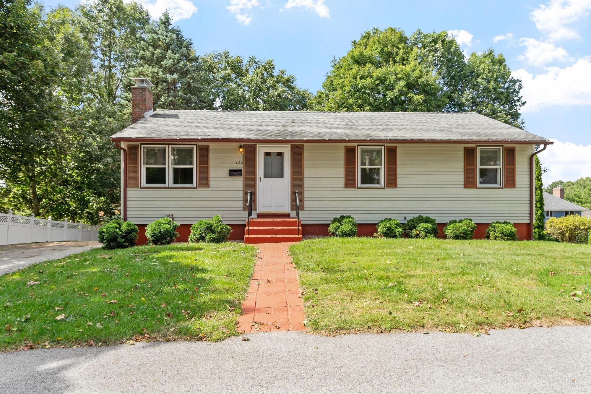 136 Ridge Rd, Marlborough, MA, 136 Ridge Rd, Marlborough, MA Photo #2