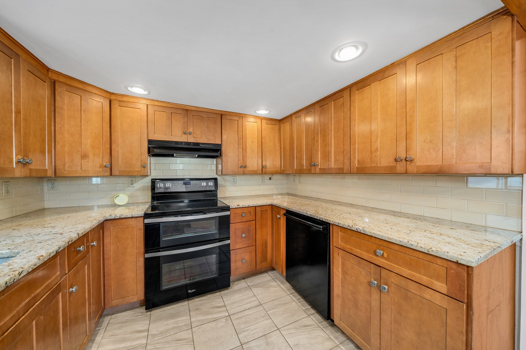 15 Lincoln Ct, Amesbury, MA, 15 Lincoln Ct, Amesbury, MA Photo #6
