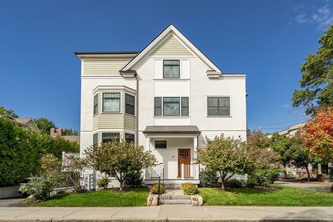 82 Green St 82 Brookline MA 02446