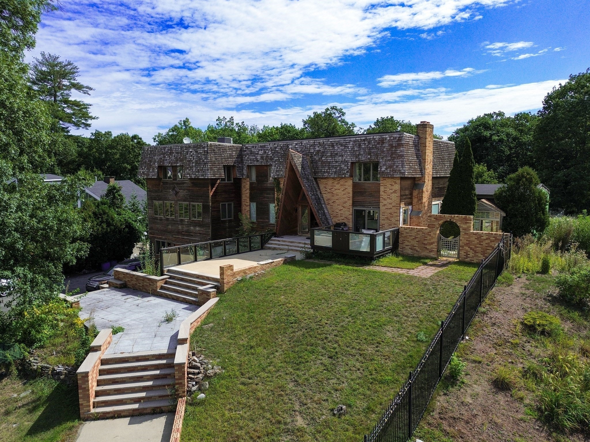 12 Oakridge Dr