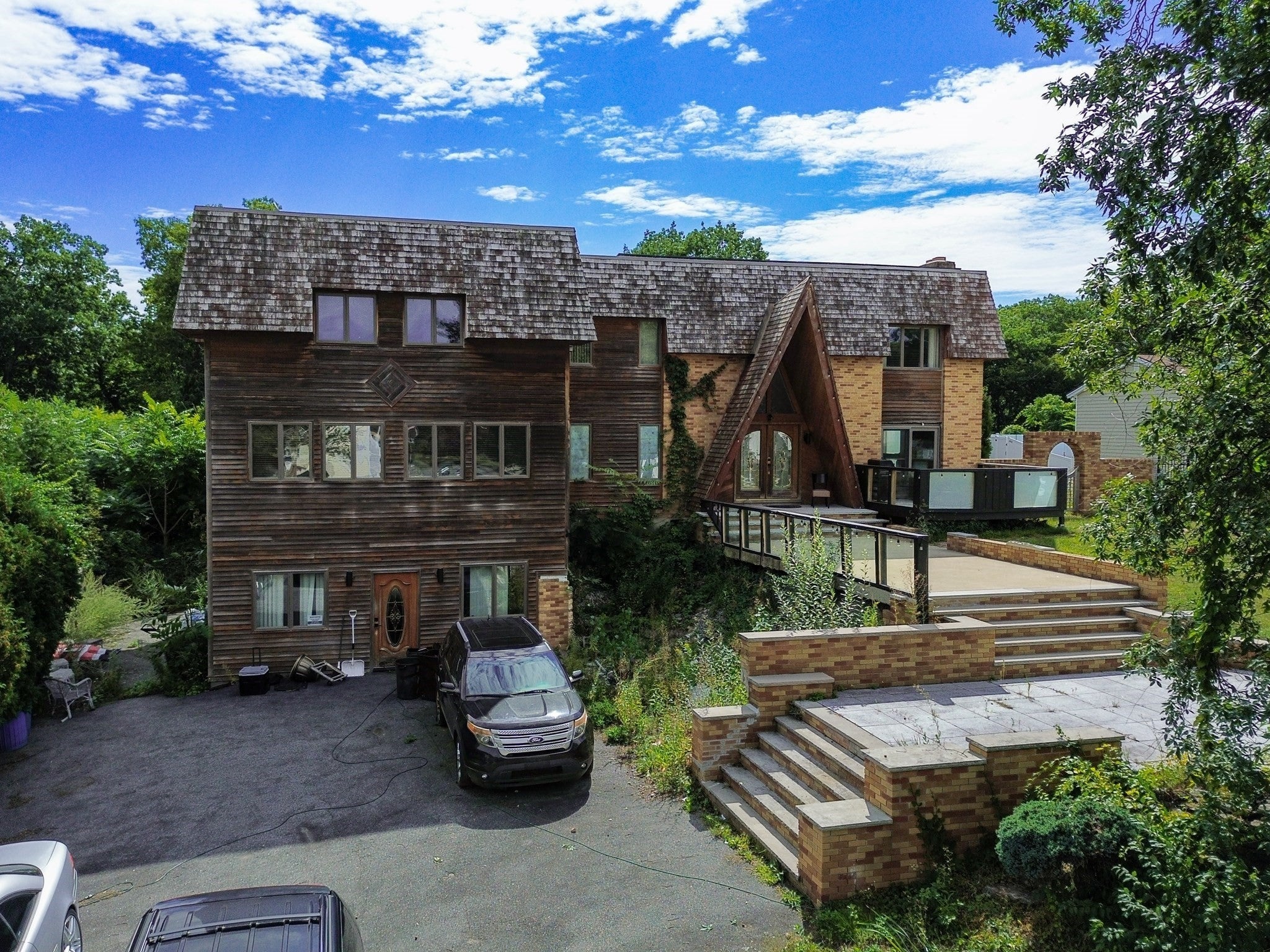 12 Oakridge Dr