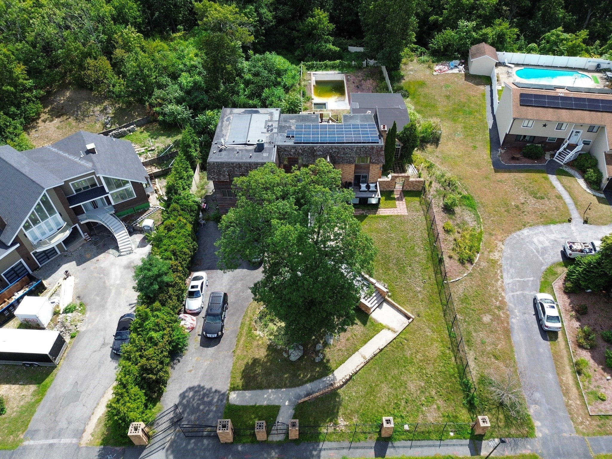 12 Oakridge Dr