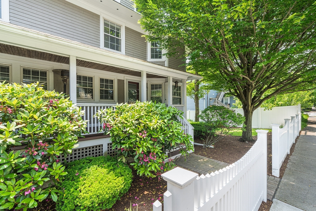 66 Webster St 66