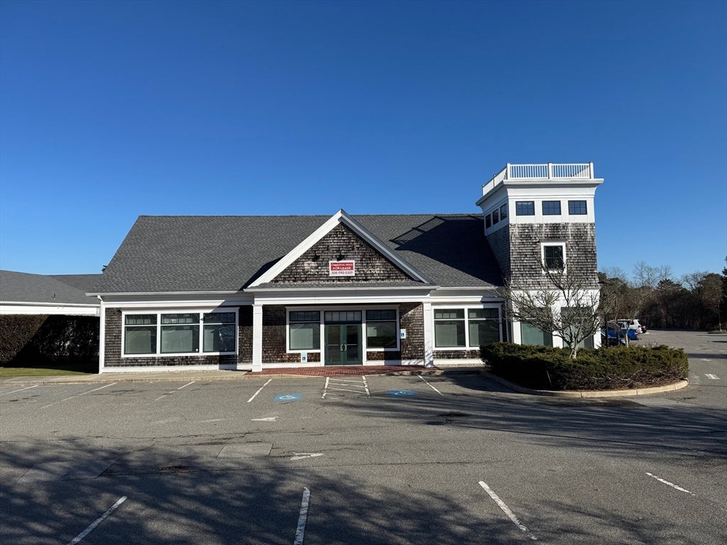 1 Auston Rd, Harwich, MA 02645-1385