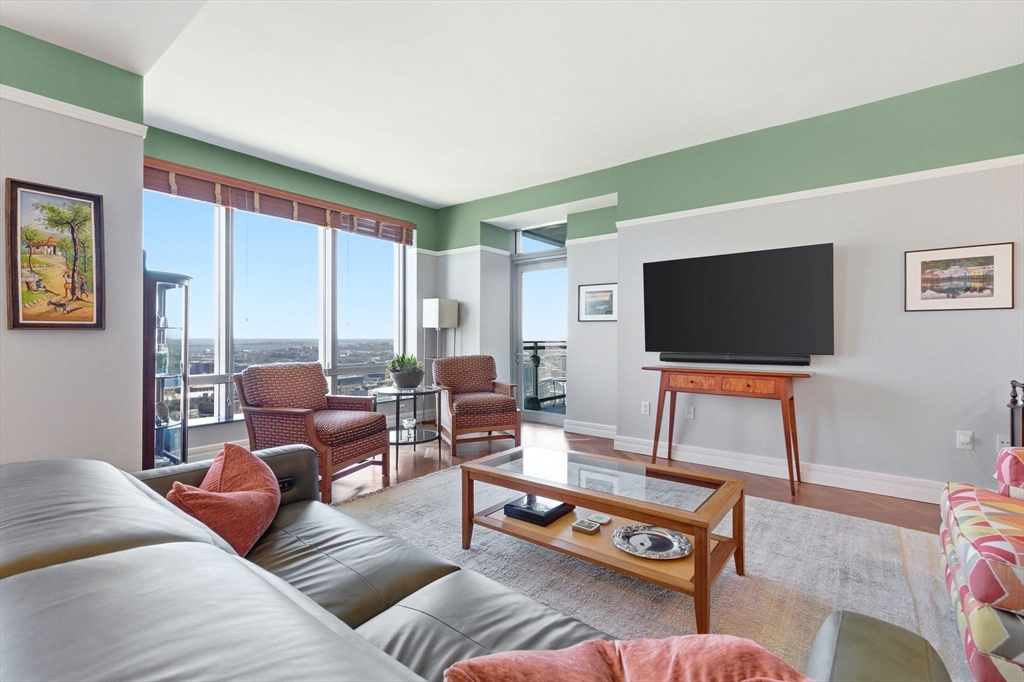 1 Avery St 35C