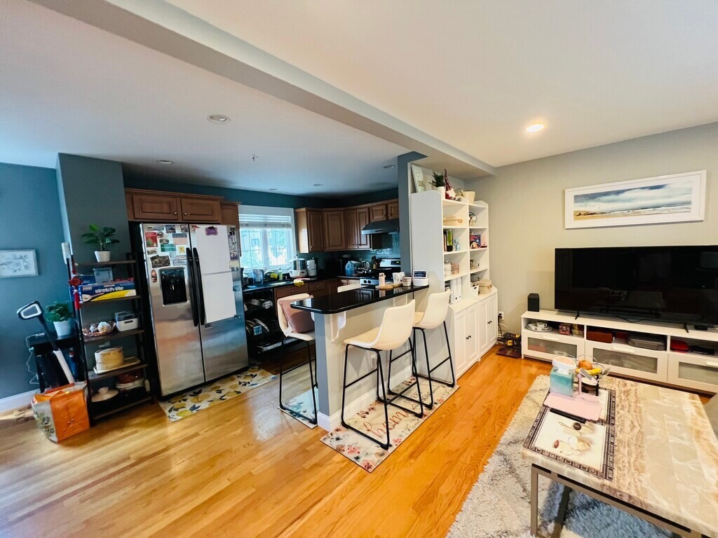 39 Bacon St #3, Waltham, MA, 39 Bacon St #3, Waltham, MA Photo #3