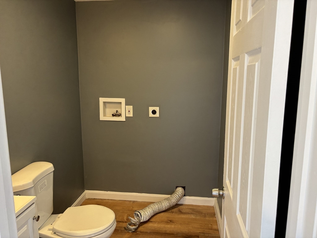 Tewksbury, Massachusetts 01876, United States, 3 Bedrooms Bedrooms, ,2 BathroomsBathrooms,Residential,Active,146318