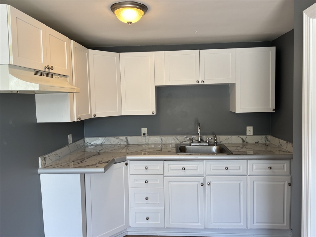 Tewksbury, Massachusetts 01876, United States, 3 Bedrooms Bedrooms, ,2 BathroomsBathrooms,Residential,Active,146318