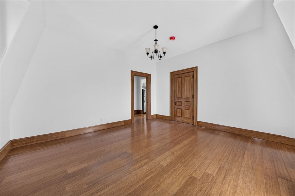 533 Locust St 8