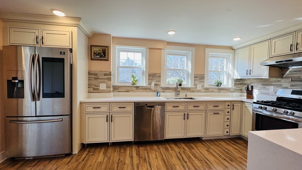 36 Evergreen Ave Entire Home