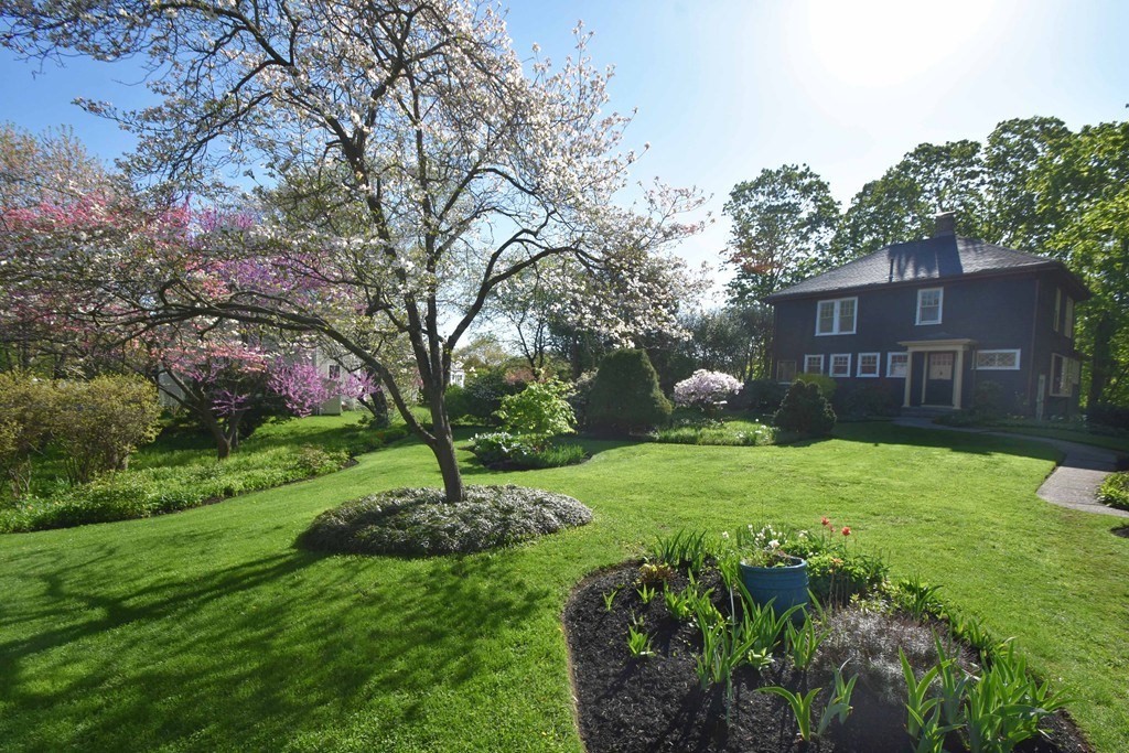 36 Evergreen Ave Entire Home