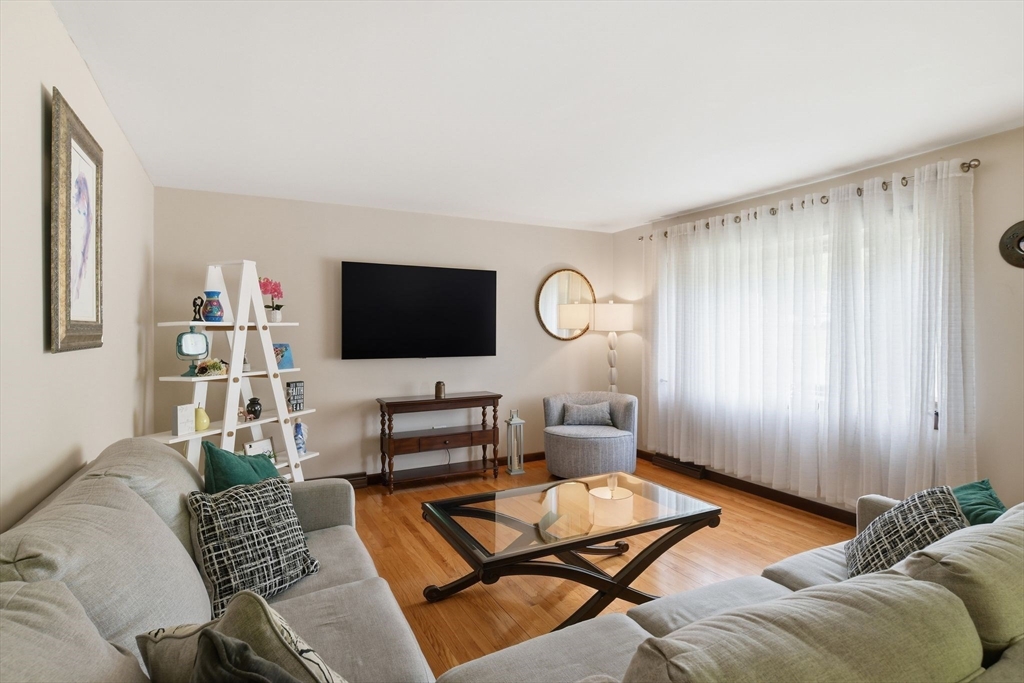 310 W Allen Ridge Rd, Springfield, MA, 310 W Allen Ridge Rd, Springfield, MA Photo #4