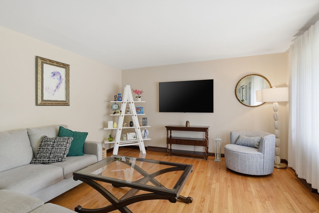310 W Allen Ridge Rd, Springfield, MA, 310 W Allen Ridge Rd, Springfield, MA Photo #3
