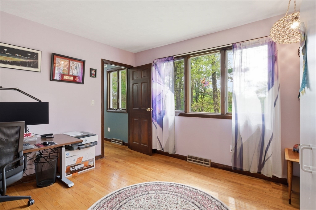 310 W Allen Ridge Rd, Springfield, MA, 310 W Allen Ridge Rd, Springfield, MA Photo #15