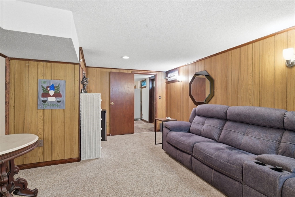 310 W Allen Ridge Rd, Springfield, MA, 310 W Allen Ridge Rd, Springfield, MA Photo #26