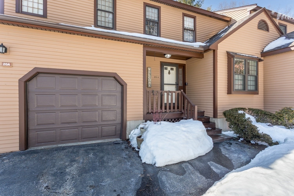 20 Hawthorne Village A