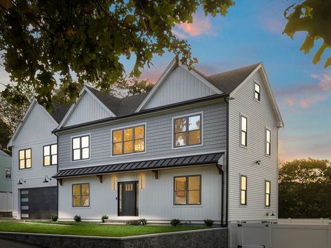 3 Frank St Woburn MA 01801